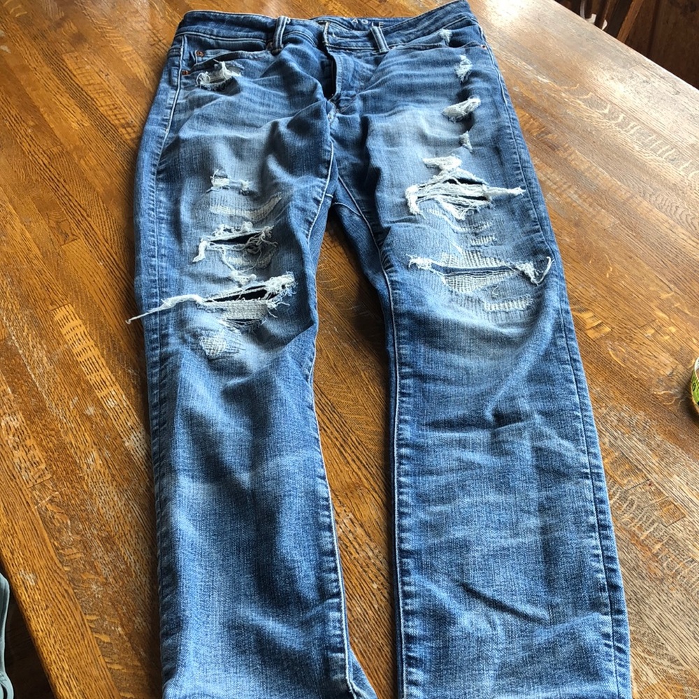 American Eagle 30x30 airflex + move free slim ripped jeans